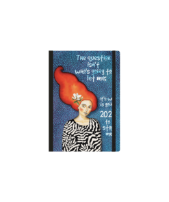 ΗΜΕΡΟΛΟΓΙΟ ΗΜΕΡΗΣΙΟ ΜΕ ΛΑΣΤΙΧΟ ΗΜΙΕΥΚΑΜΠΤΟ ΕΞΩΦΥΛΛΟ ΠΛΑΣΤΙΚΟΠΟΙΗΣΗ 14x21cm WOMEN 360